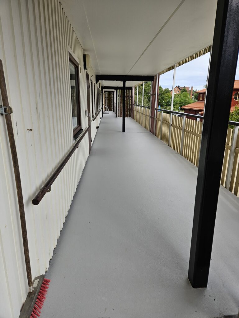 BRF i Gnesta. Renovering av golv samt loftbalkonger